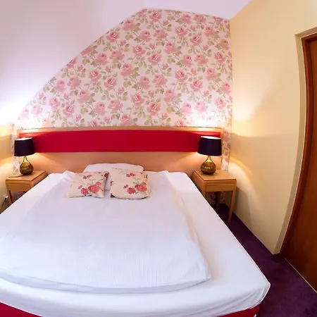 Trzy Stawy Ośrodek wypoczynkowy 3*